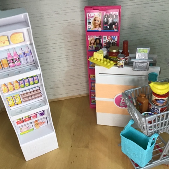 Barbie Doll and Grocery Playset - Picture 7 of 10